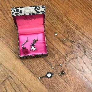 💕Betsey Johnson Earring and Necklace Set💕